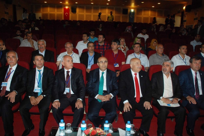 VAKIF MEDENİYETİ SEMPOZYUMUNA İLGİ BÜYÜK OLDU