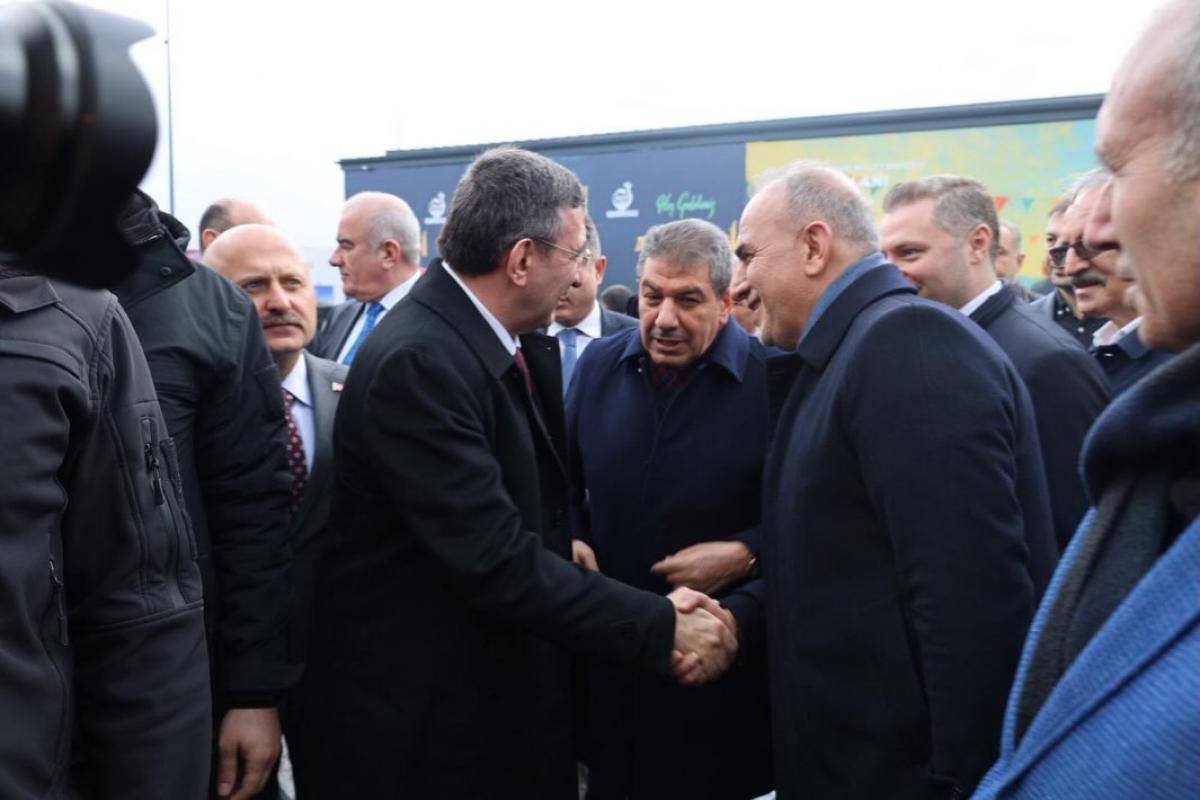 Adıyaman Tanıtım Günleri Etkinliği, Cumhurbaşkanı Yardımcımız Sayın Cevdet Yılmaz’ın teşrifleriyle, yoğun katılım ve büyük bir memnuniyetle gerçekleştirilmiştir