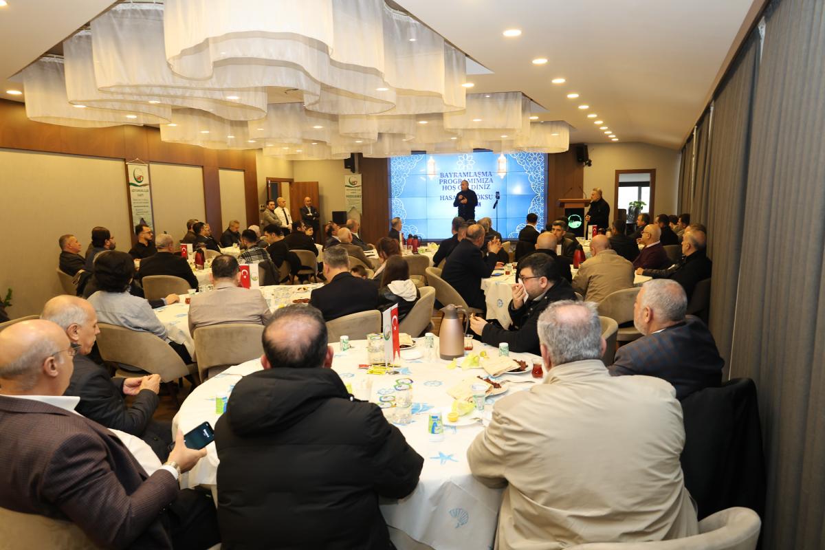 Geleneksel bayramlaşma törenimizi; Genel Başkanımız Hasan Göksu, mütevelli ve yönetim kurulu üyelerimiz, STK temsilcilerimiz ve kıymetli hemşehrilerimizin katılımıyla gerçekleştirdik.