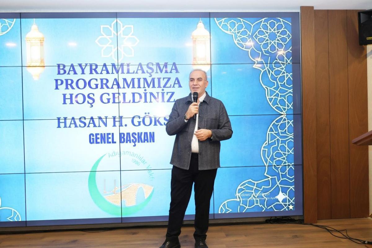 Geleneksel bayramlaşmamızı; Genel Başkanımız Hasan Göksu, mütevelli heyet üyelerimiz, yönetim kurulu üyelerimiz ve kıymetli hemşehrilerimizin katılımıyla güzel bir ortamda gerçekleştirdik.