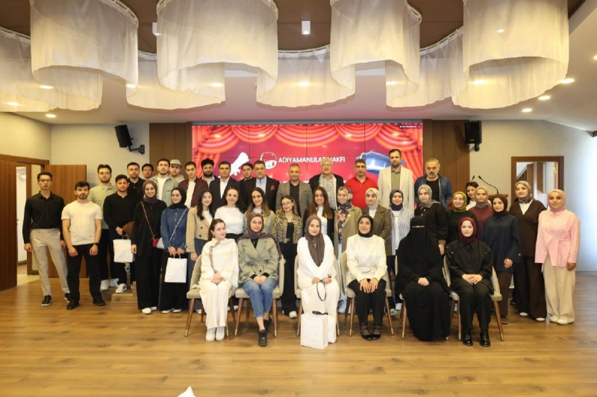 Mezun bursiyerlerimiz için düzenlediğimiz mezuniyet programında kıymetli öğrencilerimizle bir araya gelmenin mutluluğunu yaşadık.