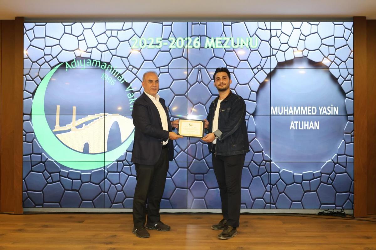 Mezun bursiyerlerimiz için düzenlediğimiz mezuniyet programında kıymetli öğrencilerimizle bir araya gelmenin mutluluğunu yaşadık.