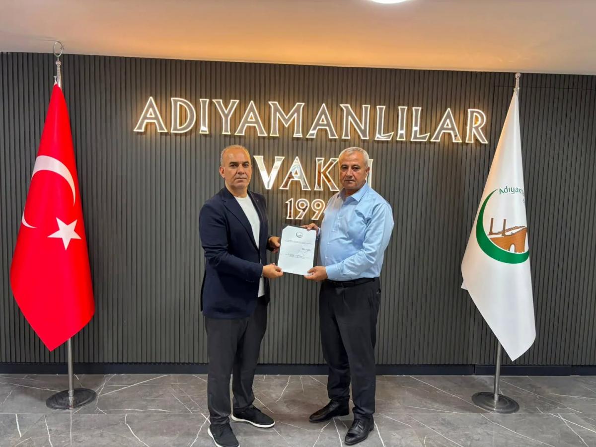 Genel Başkanımız Sayın Hasan Göksu, vakfımızın Adıyaman Şube Başkanlığı görevini devralan Sayın Osman Aydın'ı vakıf  merkezimizde kabul etti.
