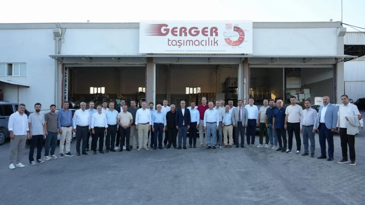 Genel Başkanımız Sayın Hasan Göksu, Mütevelli Heyet Üyelerimiz ve Yönetim Kurulu Üyelerimiz, Vakfımız Gençlik Kolları Komisyon Başkanı Sayın Hasan Narınç'ın iş yeri olan Gerger Taşımacılık'ı ziyaret etti.