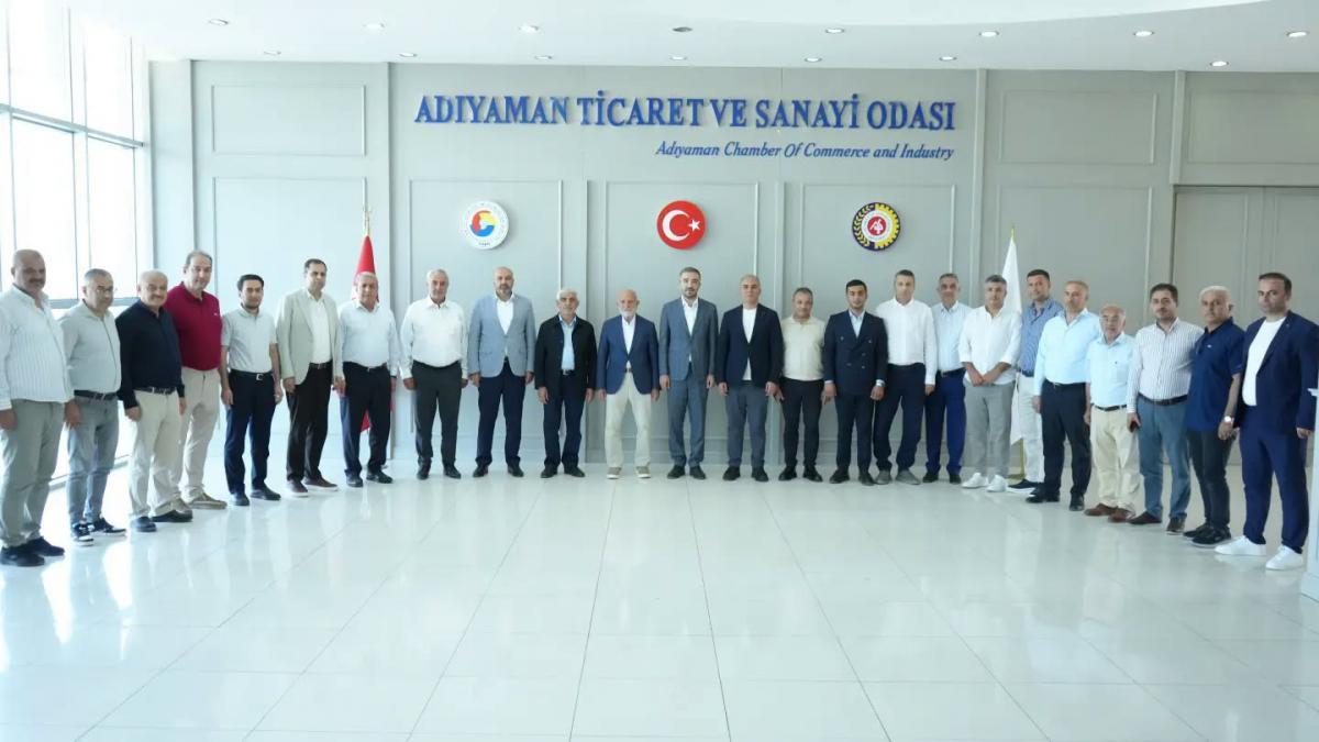 Genel Başkanımız Sayın Hasan Göksu, Mütevelli Heyet Üyelerimiz ve Yönetim Kurulu Üyelerimiz, Adıyaman Ticaret ve Sanayi Odası Başkanı Sayın Mehmet Torunoğlu'nu makamında ziyaret ettiler.