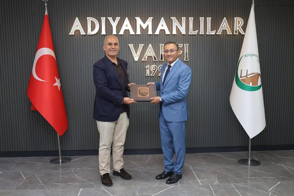 Bağcılar Kaymakamımız Sayın Abdullah Uçgun, vakıf binamızda Genel Başkanımız Sayın Hasan Göksu’yu ziyaret etti.